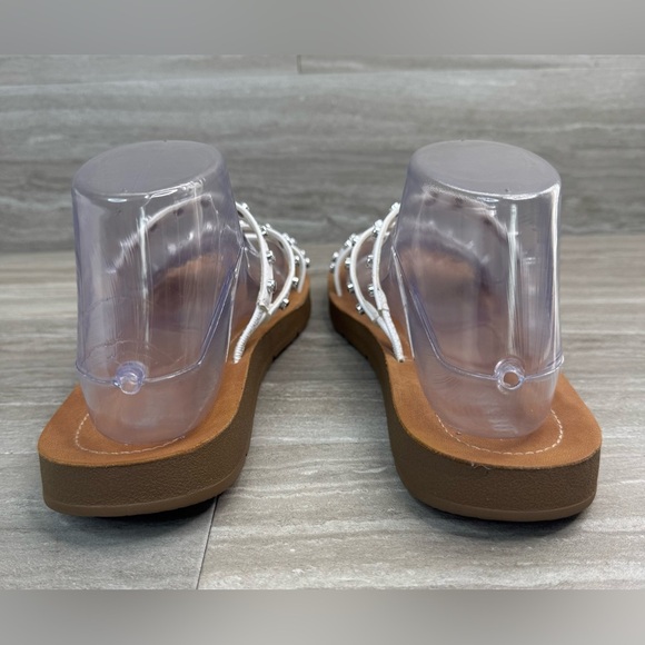 Dunes Ingrid Studded Strappy Sandals Womens Size 9 - Picture 2 of 9